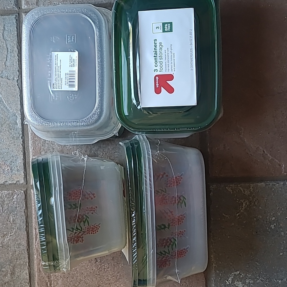 New in packaging! Bulk set of festive holiday food storage containers 64 oz
